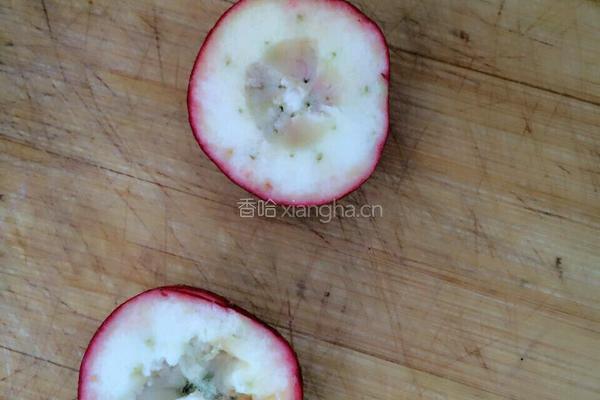 山楂豆沙糖葫芦的做法图解3