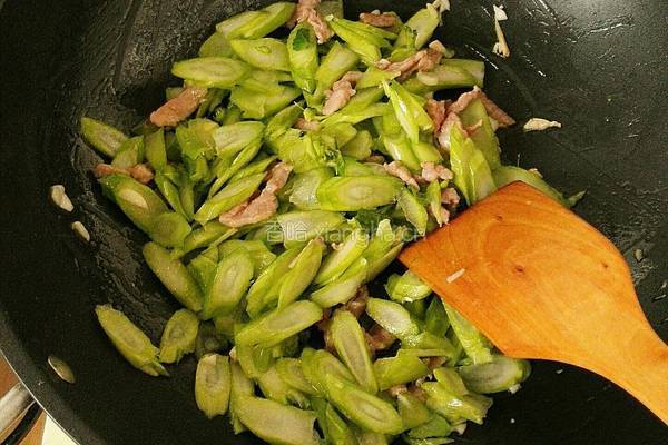 xo酱玉米粒炒菜心杆杆的做法图解7