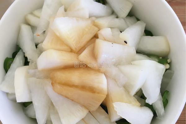 酸萝卜蒸腊肉的做法图解3