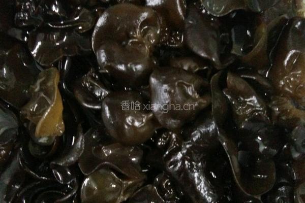 淮山炒木耳的做法图解1