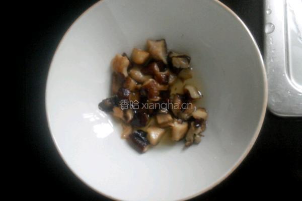 香菇糯米粥的做法图解1