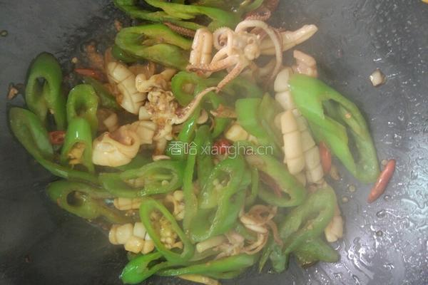 青椒炒鱿鱼的做法图解6
