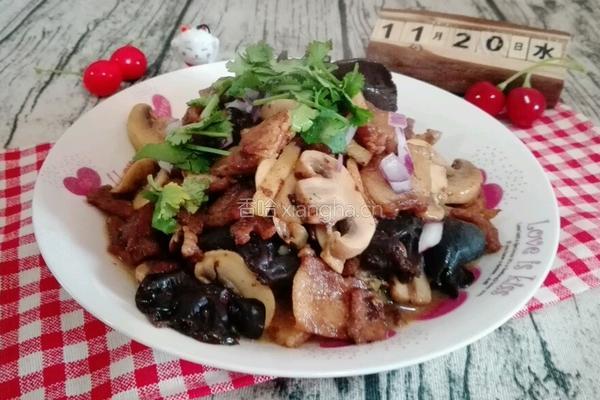 口蘑烧肉片的做法图解1