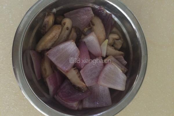 洋葱香菇炒鸡块。的做法图解8