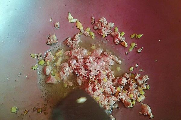 瘦肉香菇黄豆腐的做法图解3