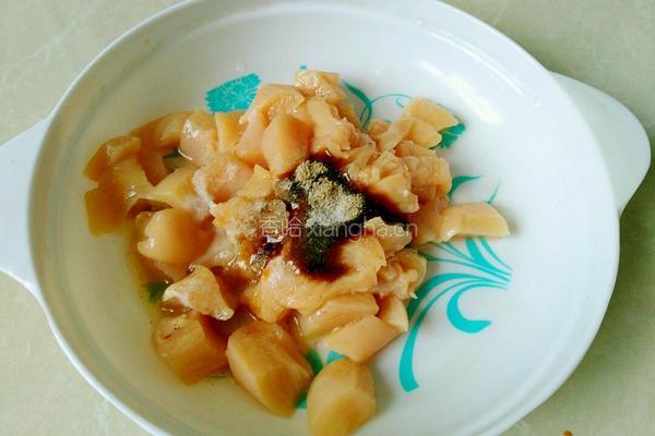  番茄汁烧鸡肉丁的做法图解2
