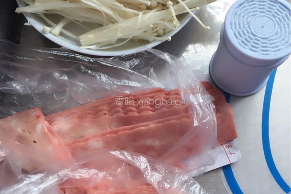 椒盐培根金针菇的做法图解1
