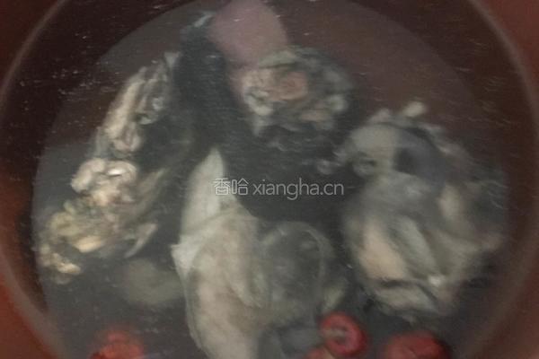 虫草花乌鸡汤的做法图解5