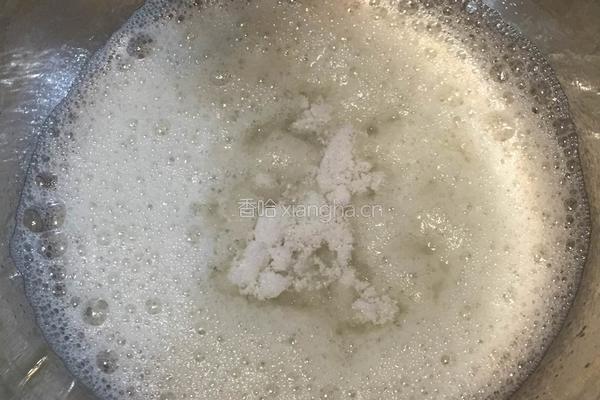 三花淡奶戚风蛋糕的做法图解4