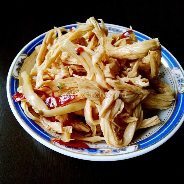麻辣腐竹丝近距离高清图；