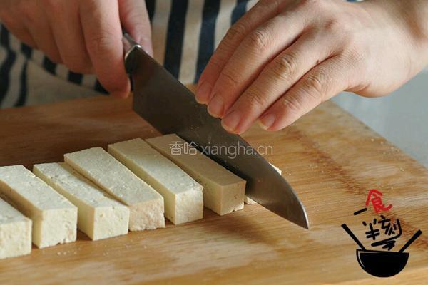 脆皮豆腐的做法图解1