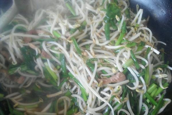 绿豆芽炒韭菜的做法图解6