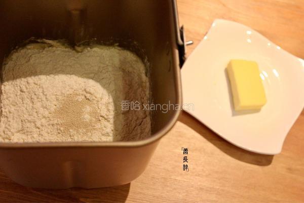 葱香肉松排包的做法图解1
