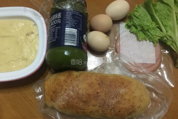 绿鸡蛋火腿三明治的做法图解1