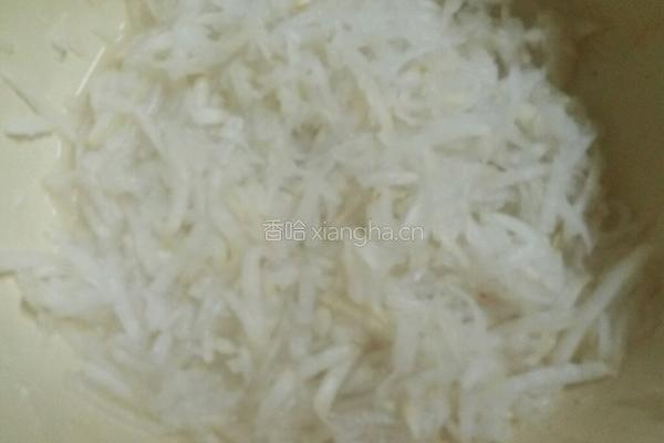 萝卜丝拌香菜的做法图解1