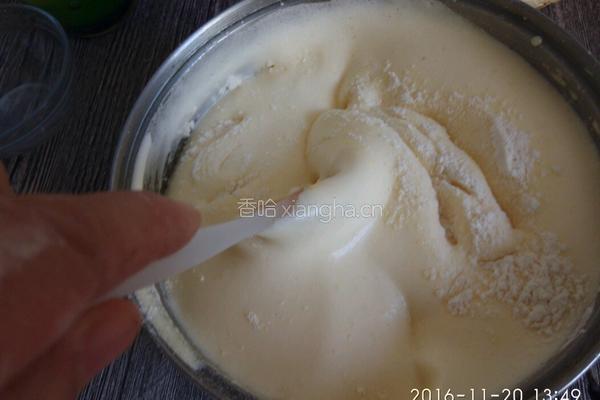 橙味奶油水果杯子蛋糕的做法图解11