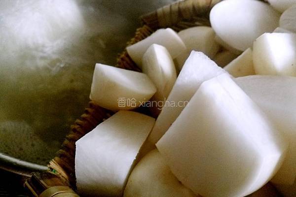 萝卜虾皮大骨汤的做法图解7