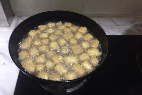 丝瓜酿油豆腐的做法图解2