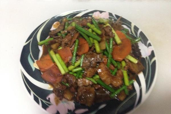 五花肉炒蒜薹的做法图解6