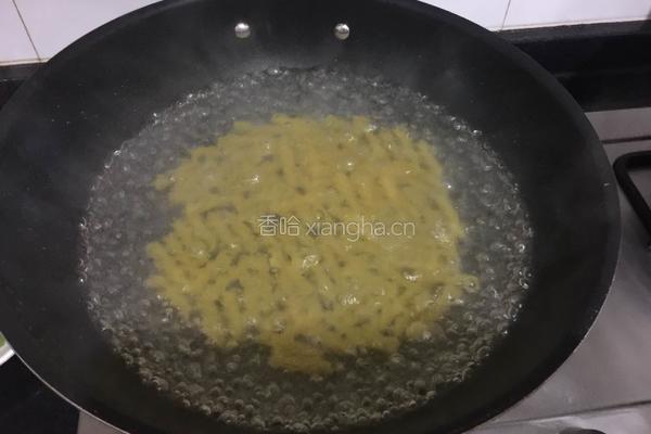 什锦螺丝面的做法图解1