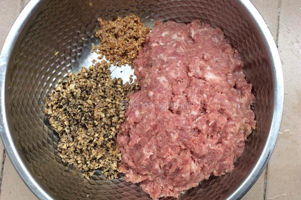 甘香猪肉丸的做法图解3