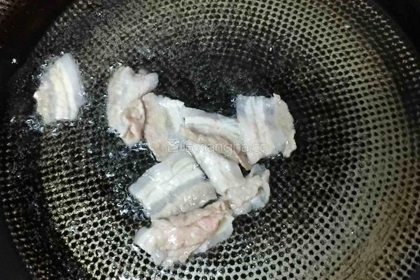 五花肉韩式泡菜炒饭的做法图解2