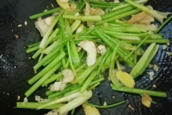 芹菜牛皮香干的做法图解5