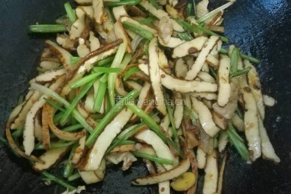 芹菜牛皮香干的做法图解6