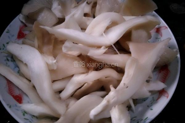 蘑菇肉片汤的做法图解1
