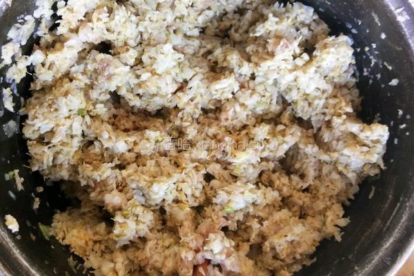 酸菜猪肉馅饺子的做法图解4