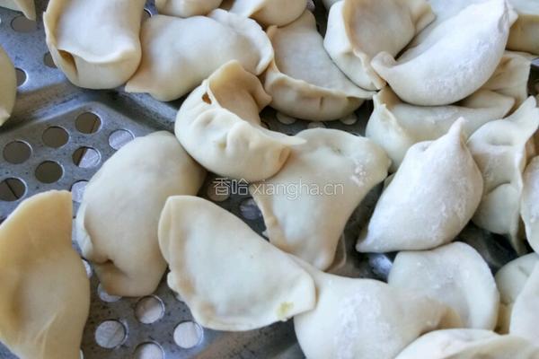 酸菜猪肉馅饺子的做法图解6