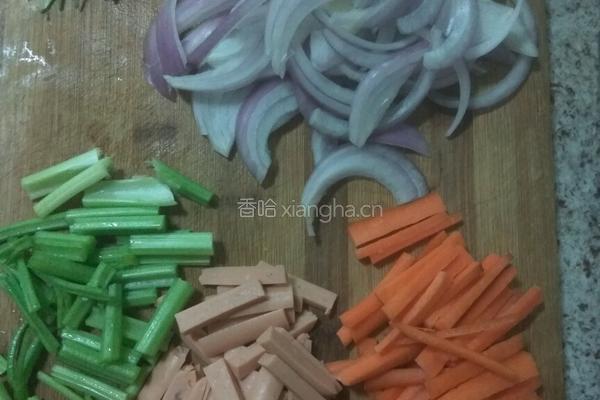 螺旋意利炒面的做法图解2