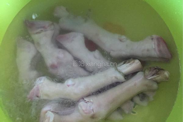 红烧羊蹄的做法图解1