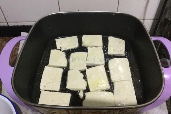 铁板豆腐的做法图解1