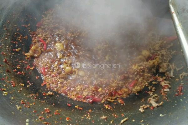 五花肉炒折耳根的做法图解3