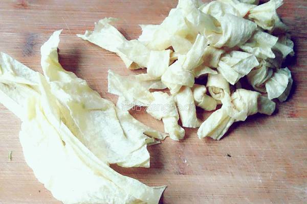 豆结烧白菜的做法图解2