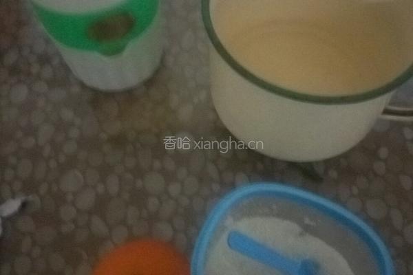 自制橘子汁的做法图解1