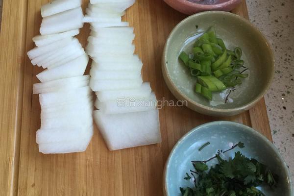 冬瓜虾仁汤的做法图解2