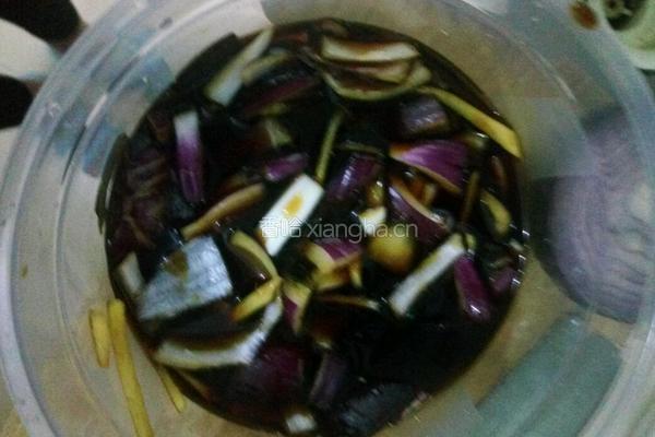 电饭煲焖鸡的做法图解3