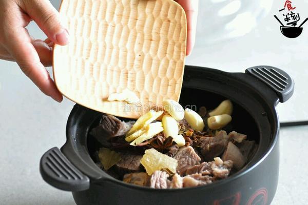 萝卜牛腩煲的做法图解6