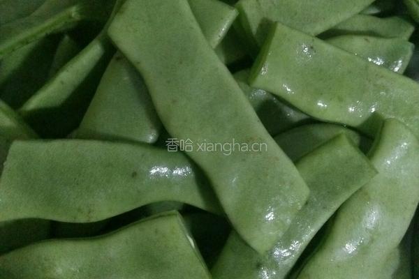 油炸豆角的做法图解1