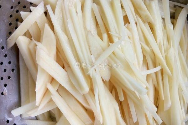 糖醋土豆丝的做法图解2