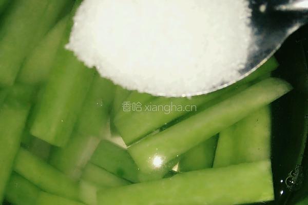 橙汁萝卜条的做法图解4