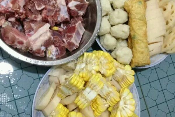 多彩排骨汤的做法图解1