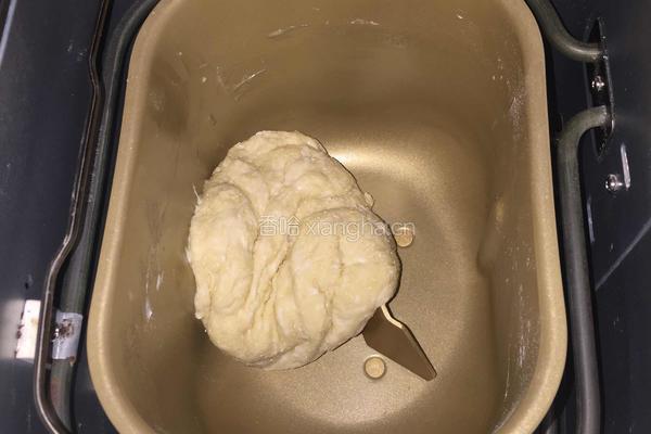 奶汁土豆面包的做法图解2