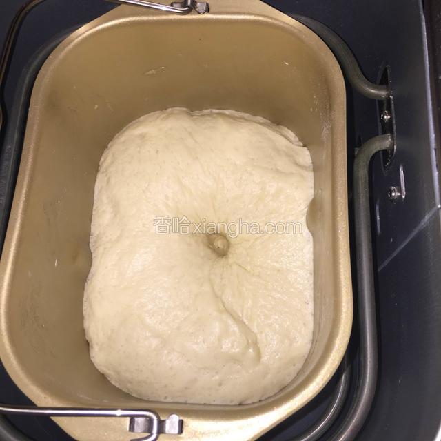 面团发酵至两倍大