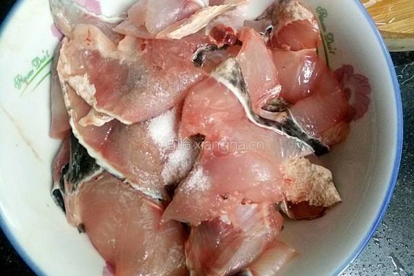 干锅黑鱼片的做法图解3