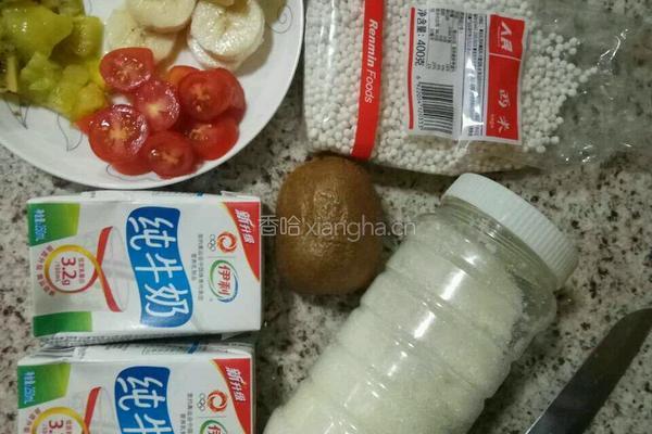 牛奶西米水果露的做法图解1