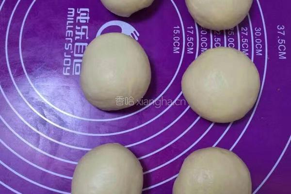 肉松小面包的做法图解2