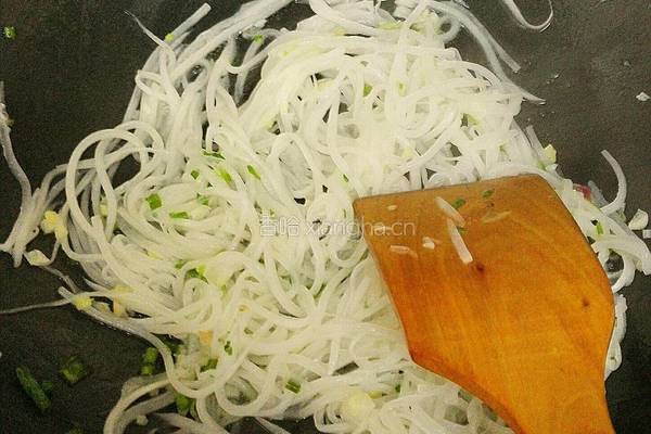 清炒萝卜丝的做法图解5